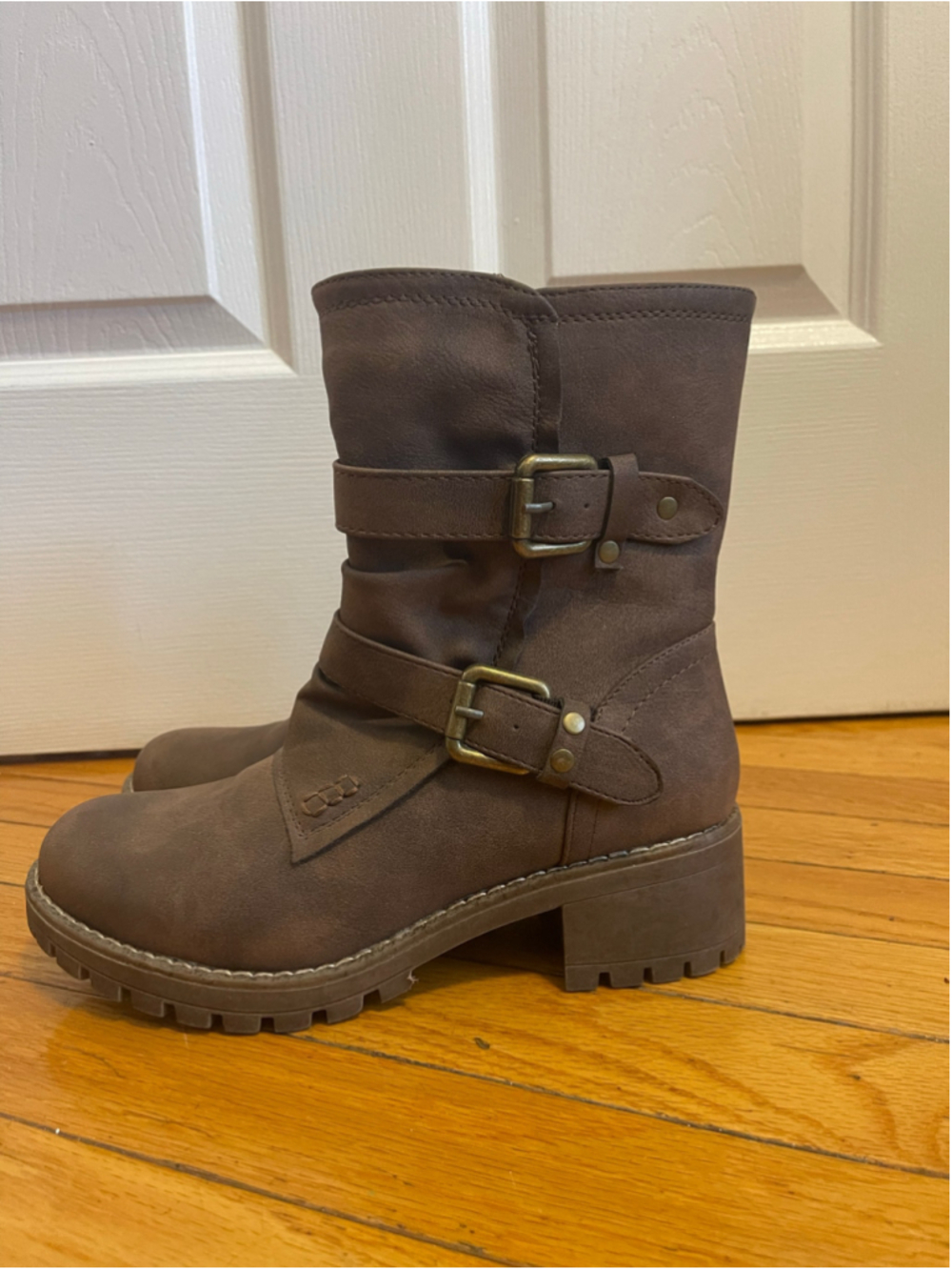 Globalwin Women's Brown Moto Boots with adjustable buckles Size 6